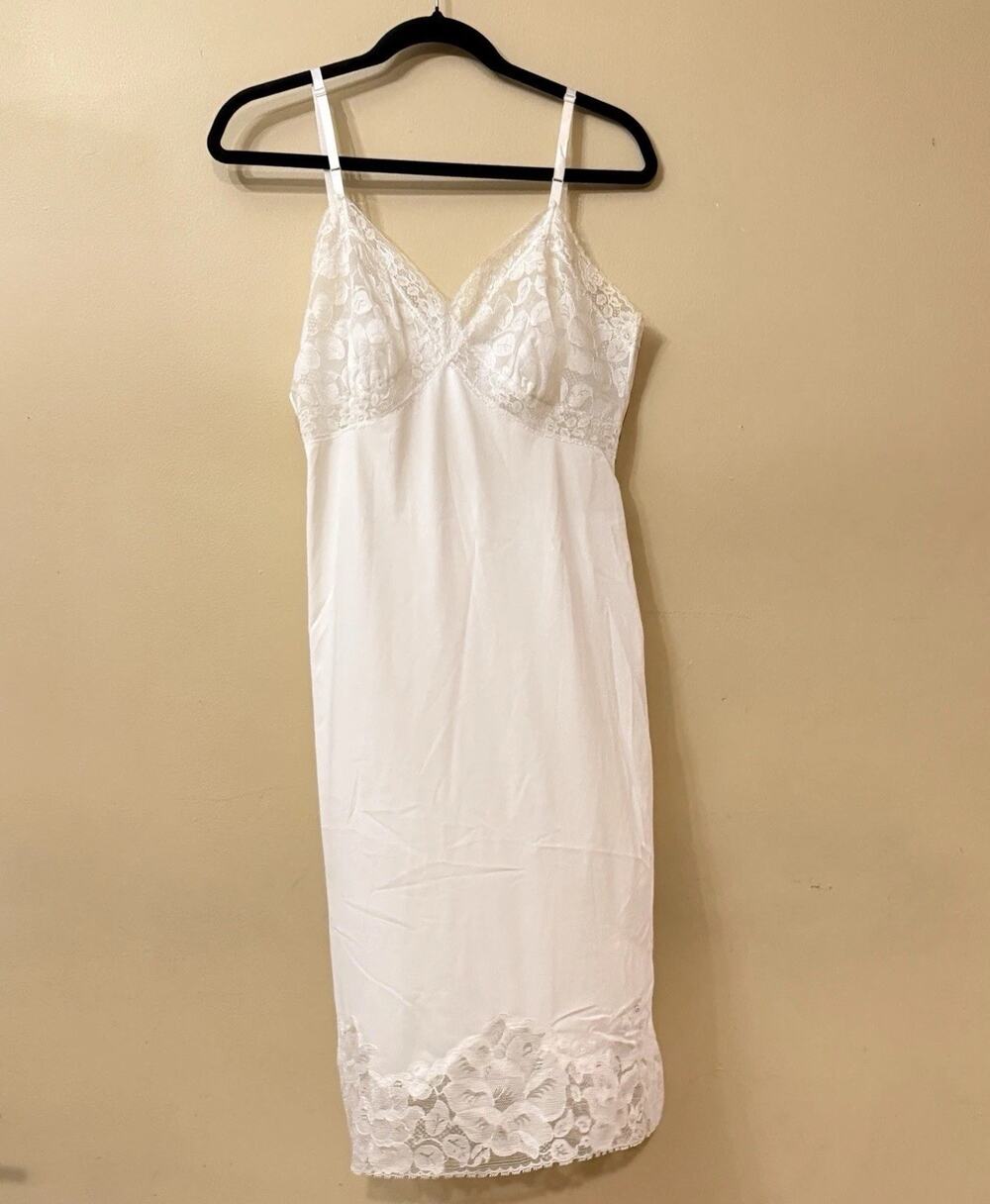 Vintage 70s Coquette Cottagecore Bridal Fairycore Lingerie Van Raalte Slip M